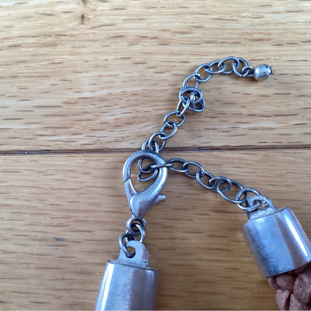Cassis, Leather Necklace with silver coloured adornment - Picture 4 of 8